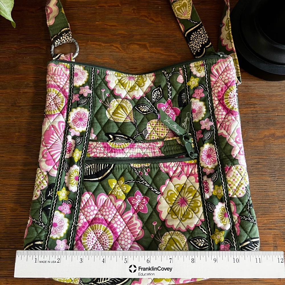 Vera Bradley Green and Pink Quilted Shoulder Bag LIKE NEW - Picture 3 of 4